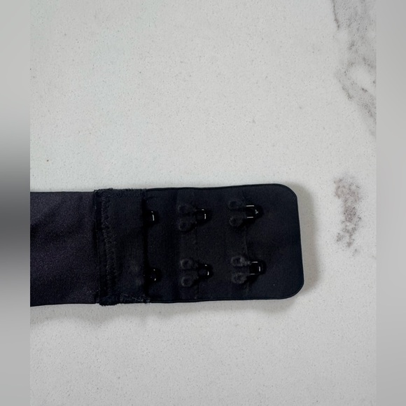 Wireless form PUSH-UP PLUNGE BRA
38 C Onyx - Picture 7 of 11